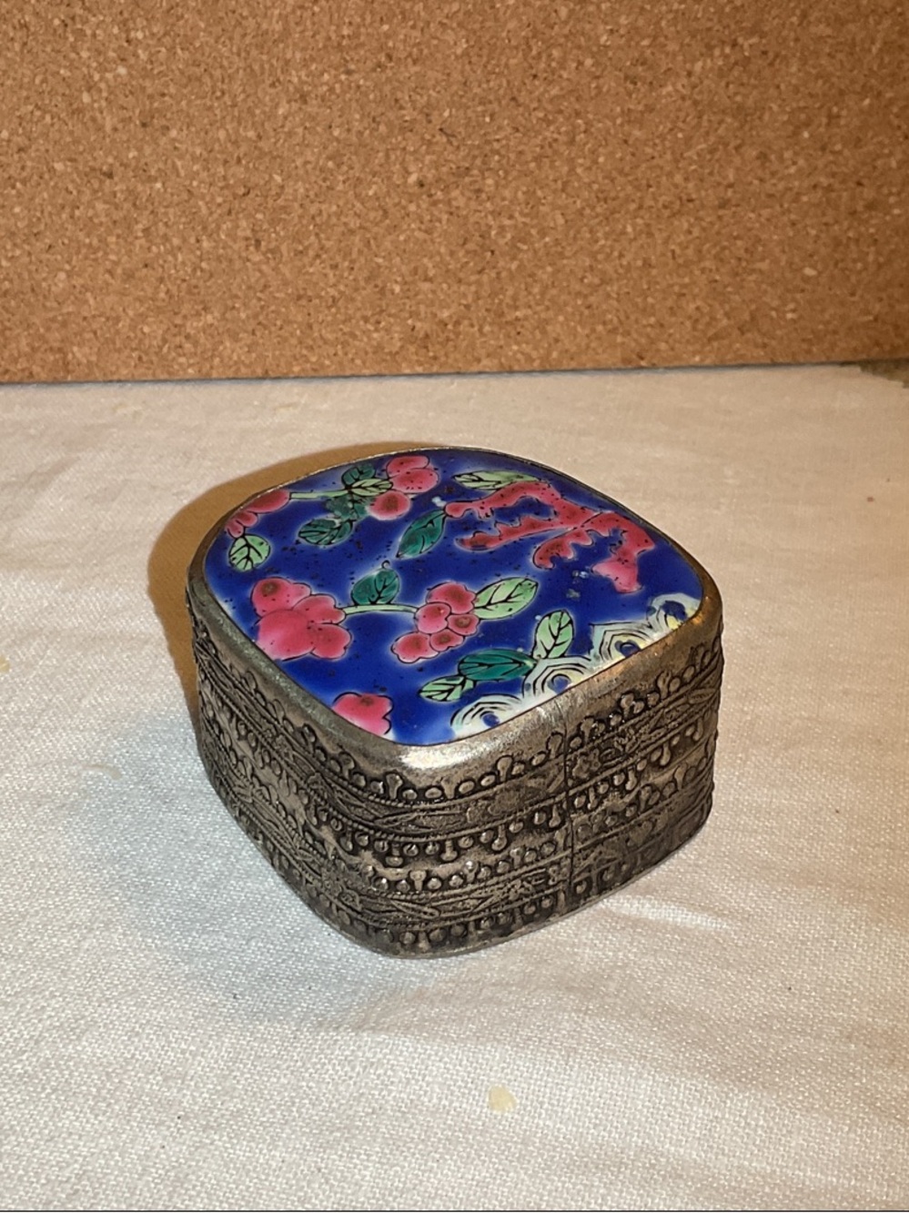 Chinese Enamel Floral Trinket/Pill Box